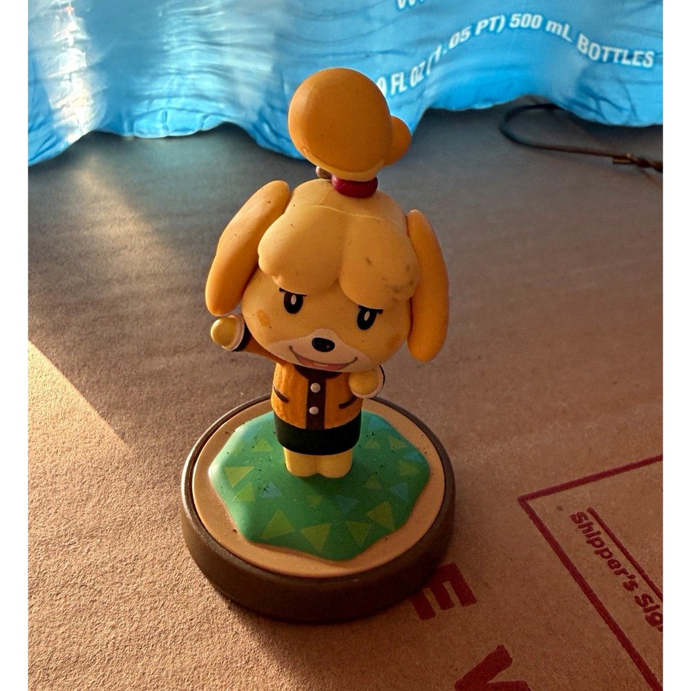 Nintendo amiibo Isabelle Amiibo Figure - Animal Crossing Series (2015)